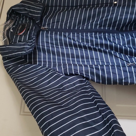 Hooded Jacket with Drawstring - Picture 2 of 9